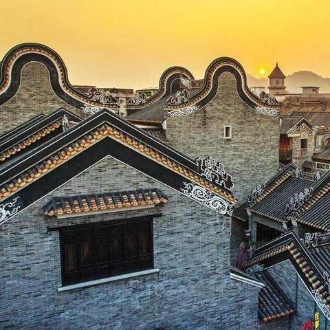 村支书帮“吆喝”为养猪户解忧